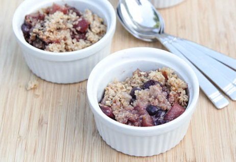 Slow Cooker Pear Blueberry Crumble